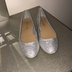 American Eagle sparkly sliver flats